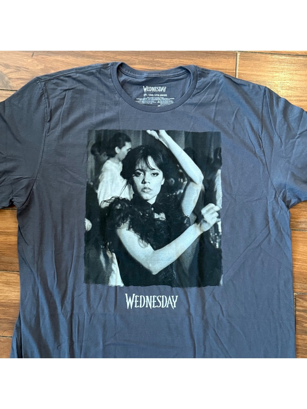 Wednesday Netflix T-Shirt Mens 2XL Jenna Ortega Dance Scene Dark Gray Tee